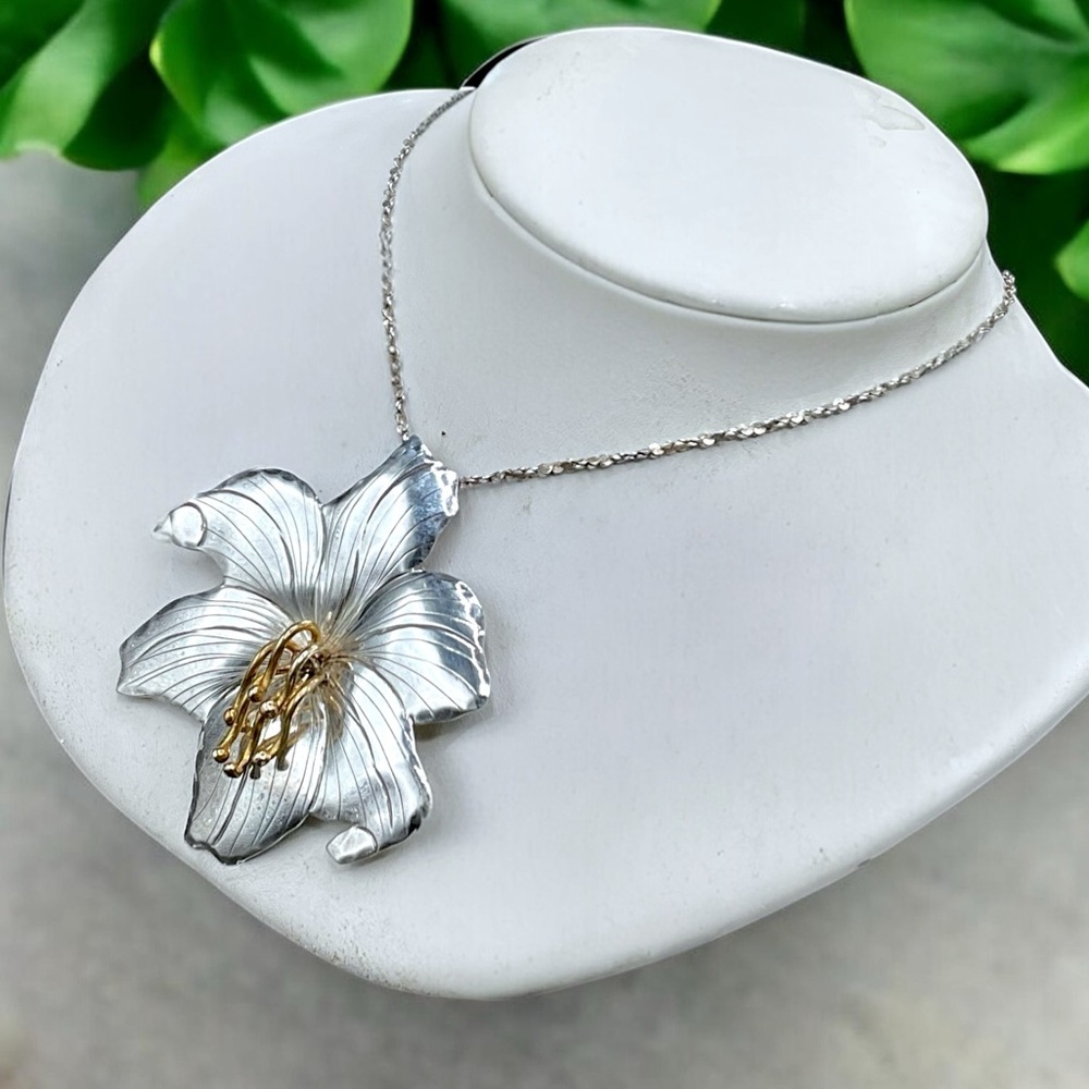 🌺Courtney Peterson Large Sterling “Easter Lilly” Necklace/Brooch